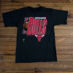 Chicago Bulls Black T-Shirt #22